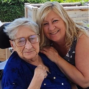 Meet your Posher, Leigh